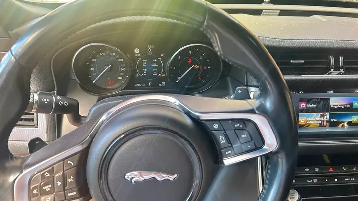 Jaguar XF