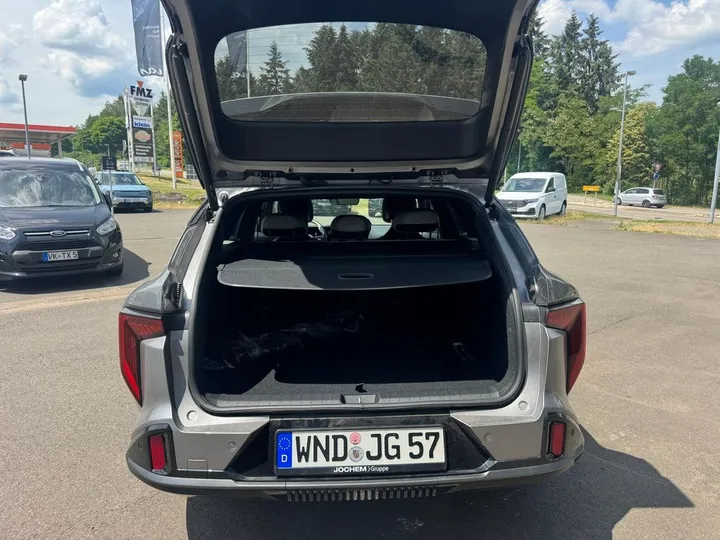 Kia K4