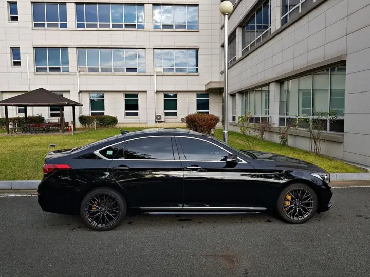 Hyundai Genesis