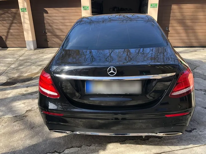 Mercedes-Benz E 200