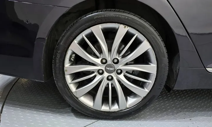 Hyundai Genesis