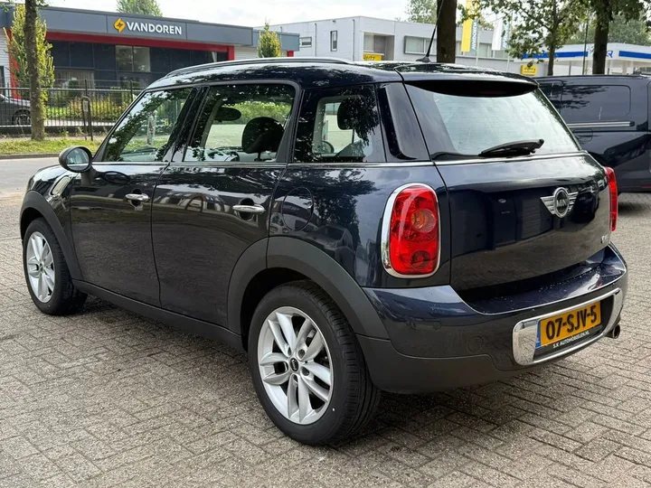 MINI One Countryman