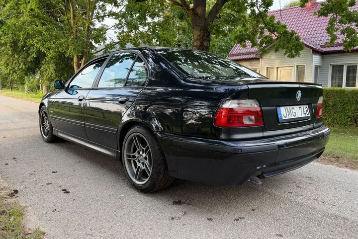 BMW 530