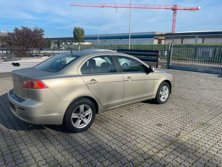 Mitsubishi Lancer