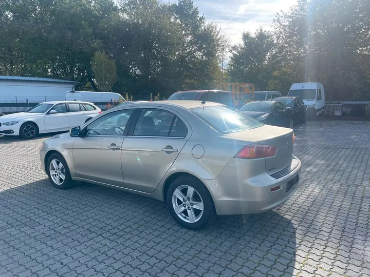 Mitsubishi Lancer