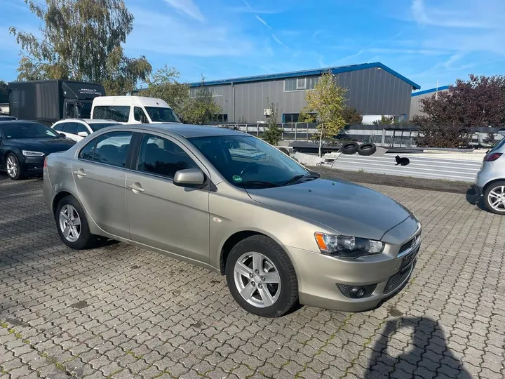 Mitsubishi Lancer