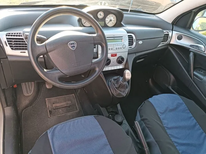 Lancia Ypsilon