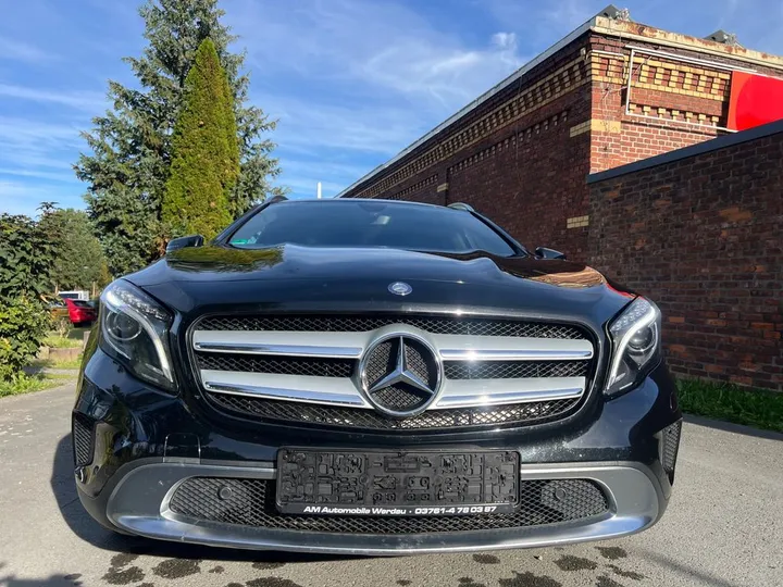 Mercedes-Benz GLA 200