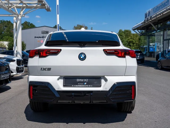 BMW iX2