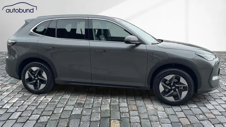 Geely E5