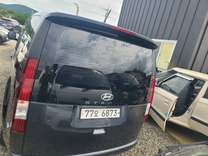 Hyundai Staria