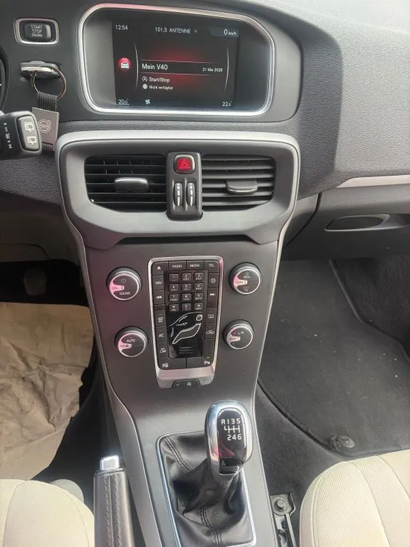 Volvo V40