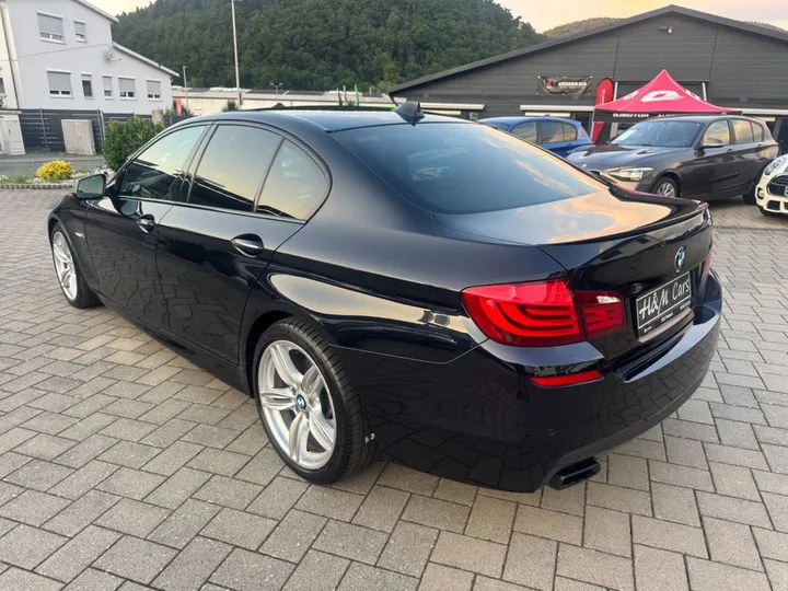 BMW M550