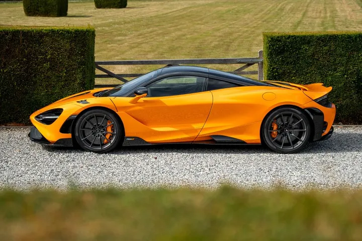 McLaren 765