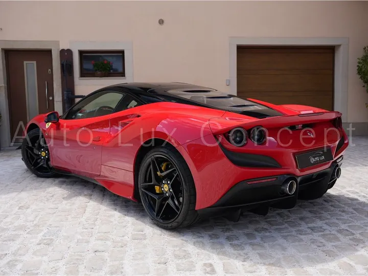 Ferrari F8