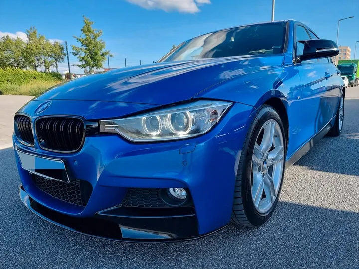 BMW 330