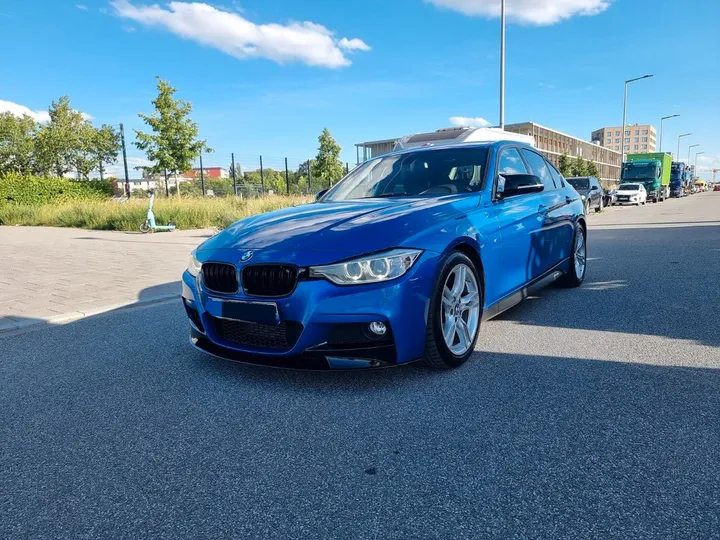 BMW 330