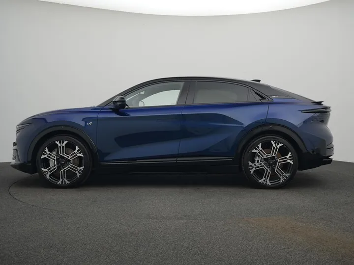 Alpine A390
