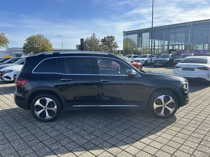 Mercedes-Benz GLB 200