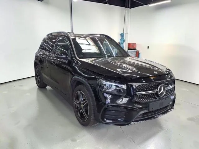 Mercedes-Benz GLB 220
