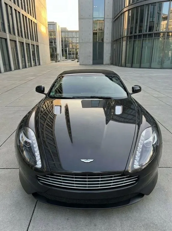 Aston Martin Virage