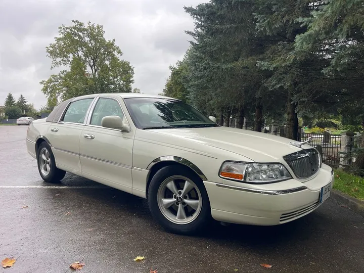 Lincoln Town Car