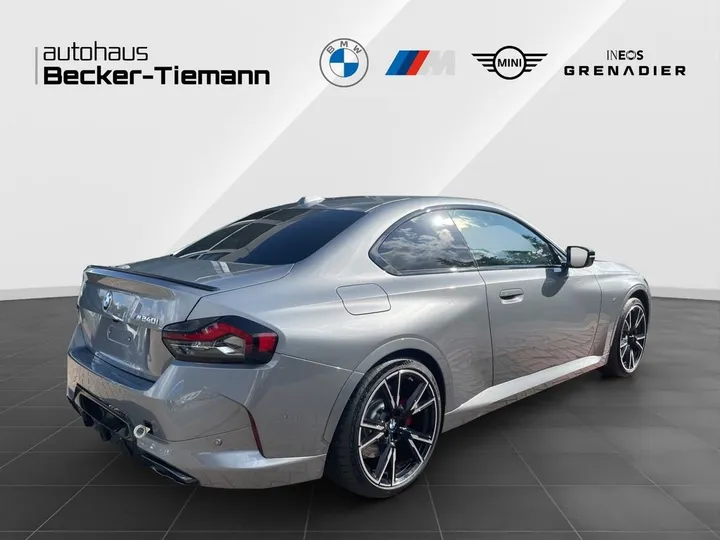 BMW M240i