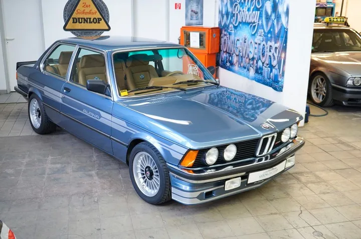 BMW 323
