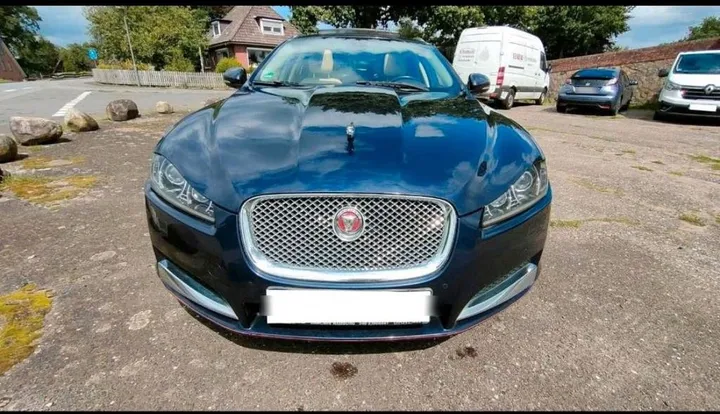 Jaguar XF