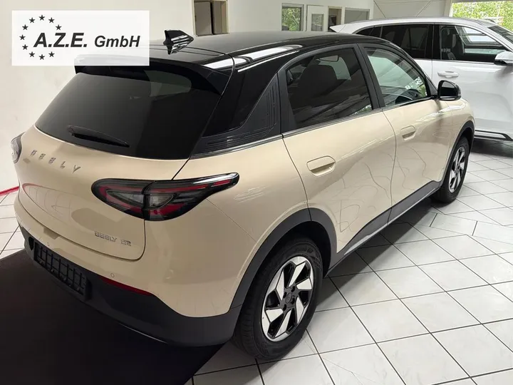 Geely E2