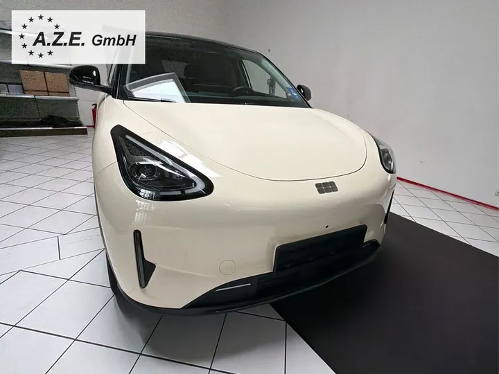 Geely E2