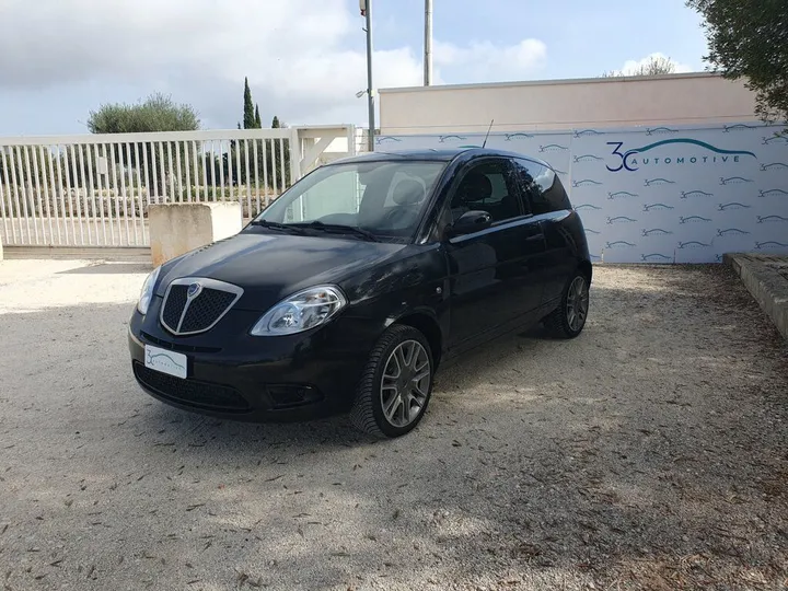 Lancia Ypsilon