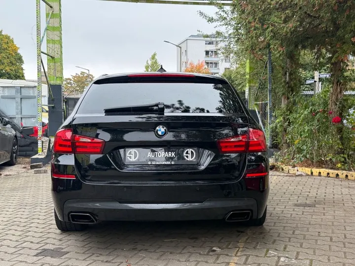 BMW M550