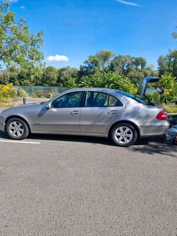 Mercedes-Benz E 220