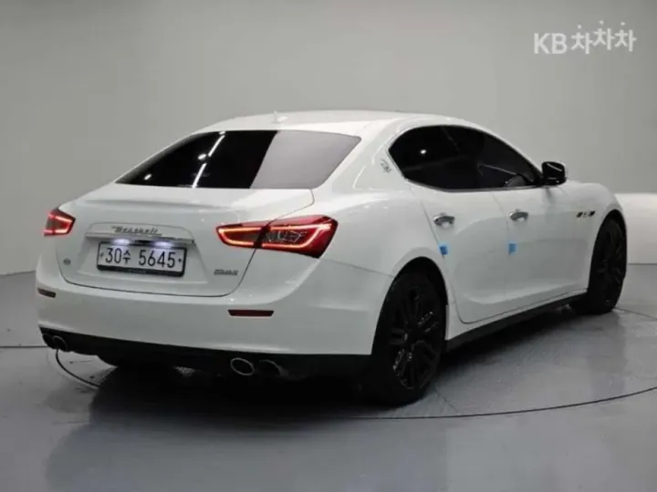 Maserati Ghibli