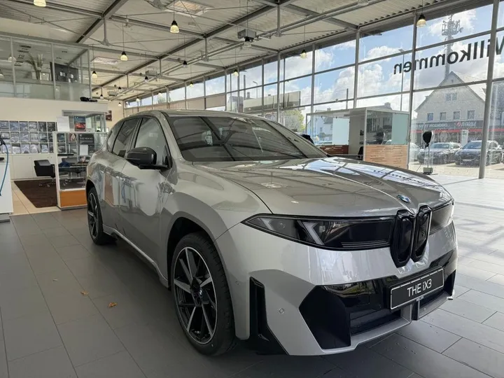 BMW iX3