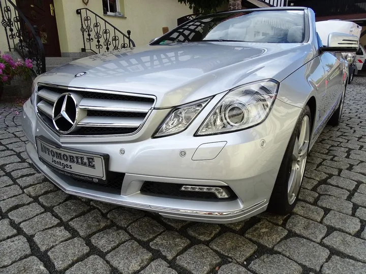 Mercedes-Benz E 200