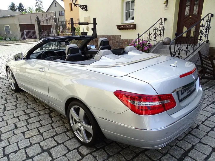 Mercedes-Benz E 200