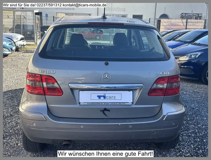 Mercedes-Benz B 180