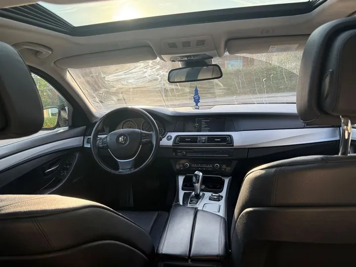 BMW 523