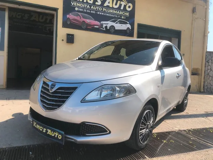 Lancia Ypsilon