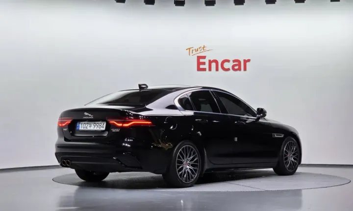 Jaguar XE