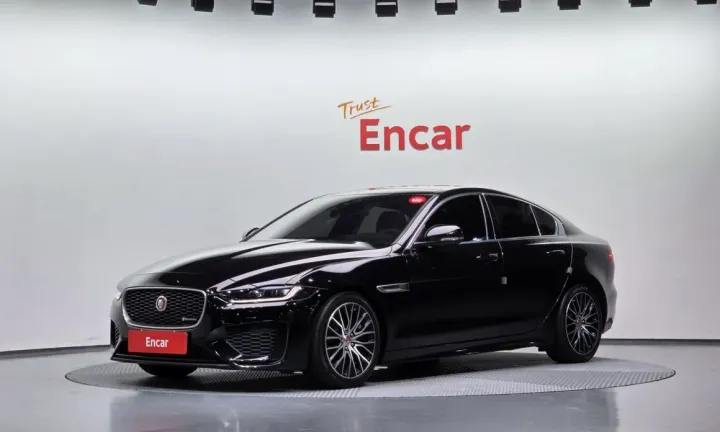 Jaguar XE
