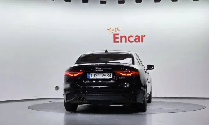 Jaguar XE