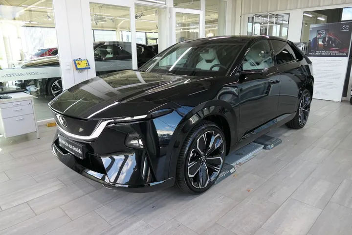 Mazda CX-6e