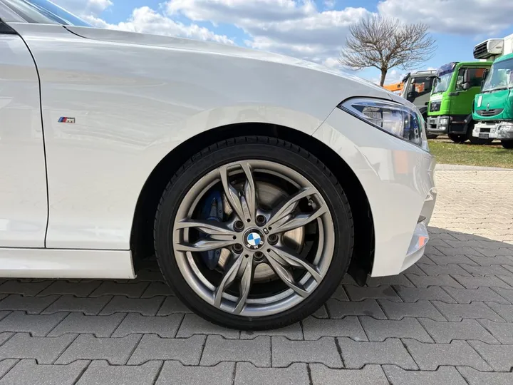 BMW M240i