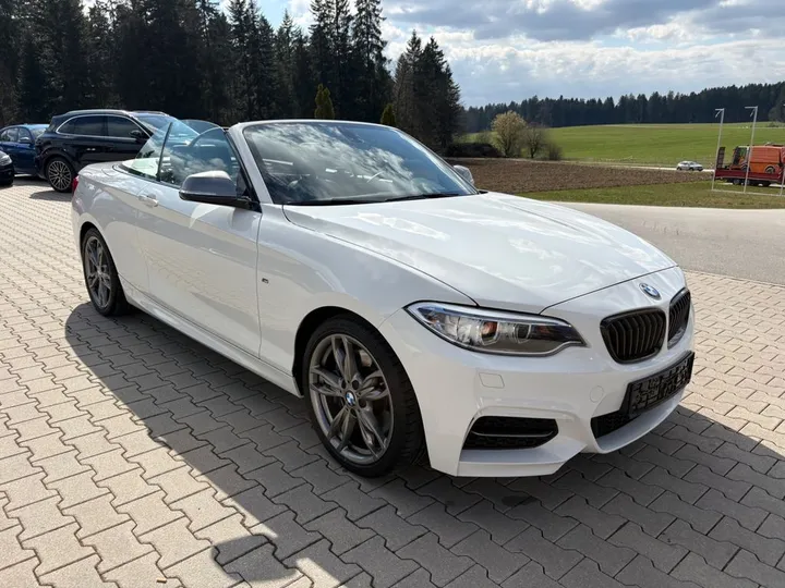 BMW M240i