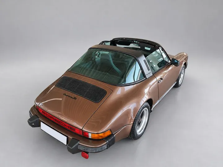 Porsche 930