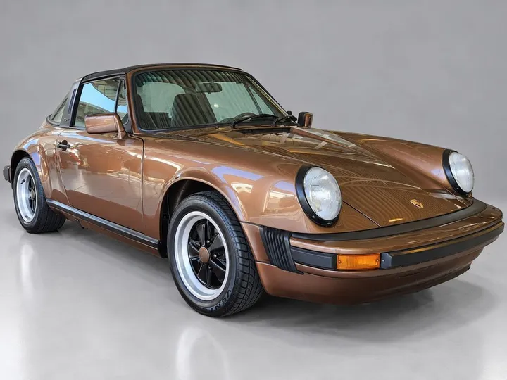 Porsche 930