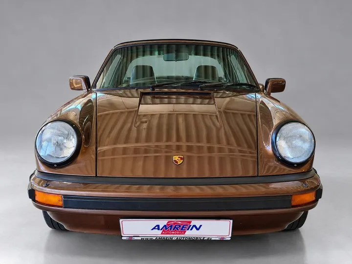 Porsche 930